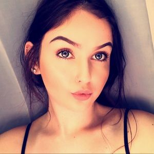 Meet your Posher, Karlee